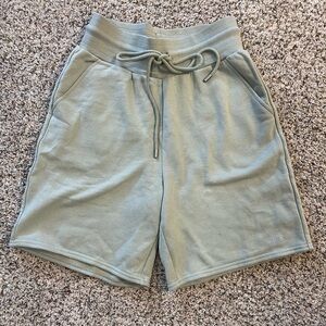 Alo High-Waist Easy Sweat Short